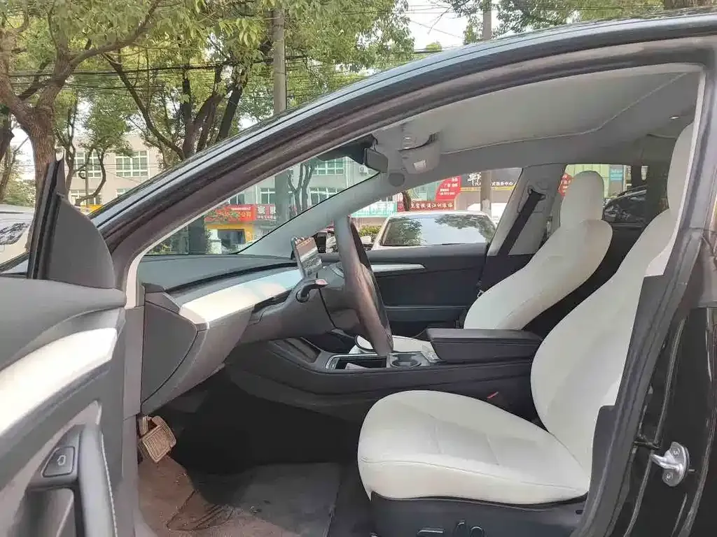 Tesla Model 3 — фото 4