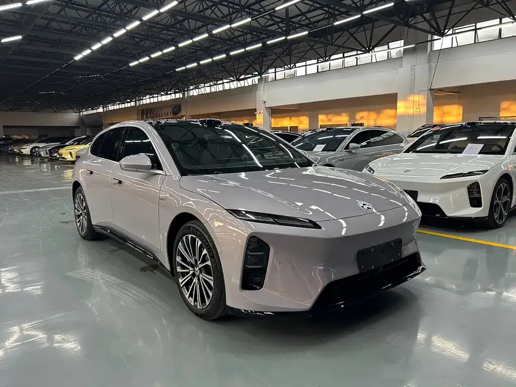 NIO ET5T — фото 10