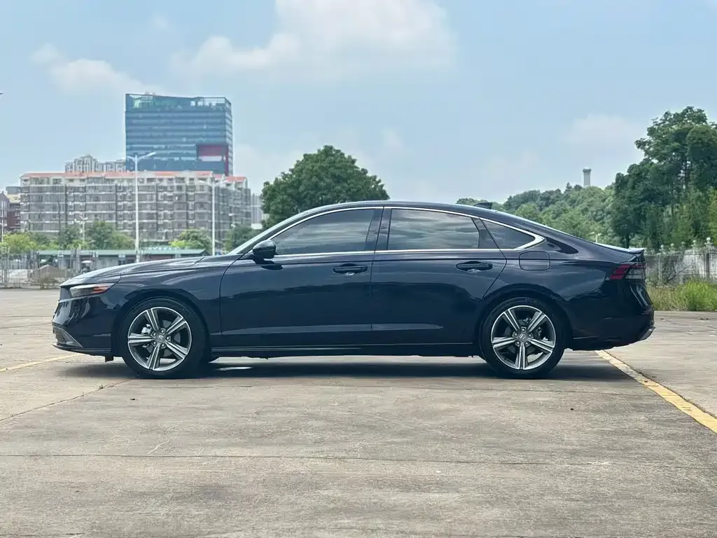 Honda Accord — фото 9