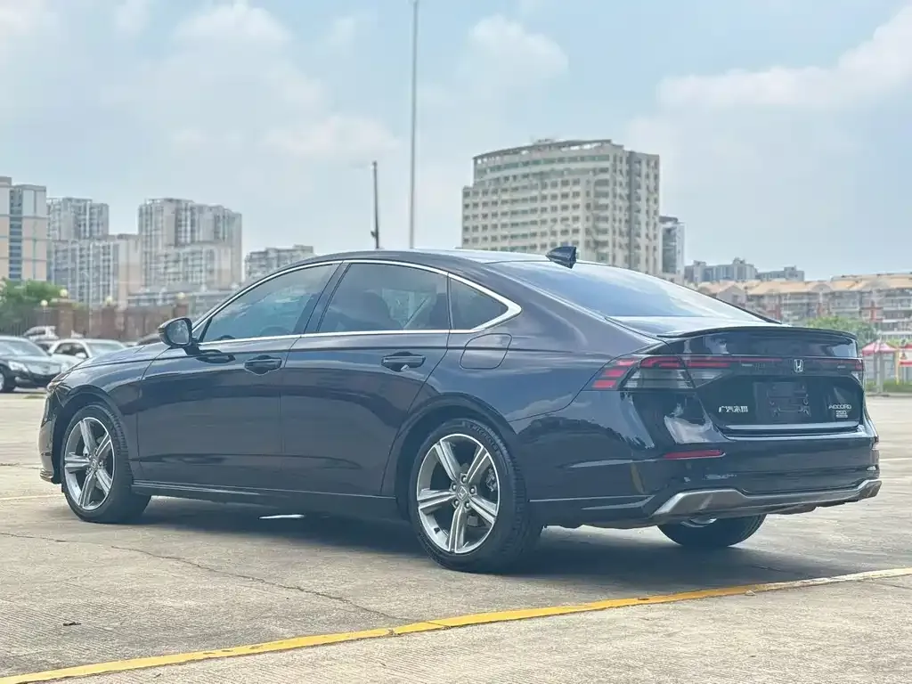 Honda Accord — фото 4