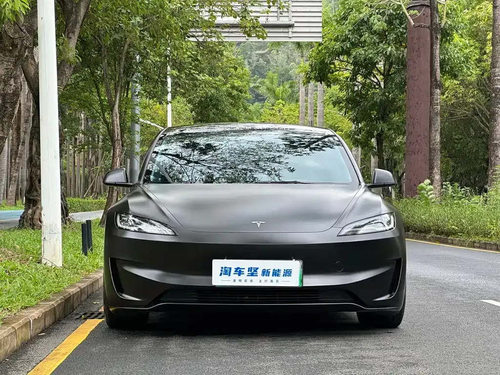 Tesla Model 3 — фото 7
