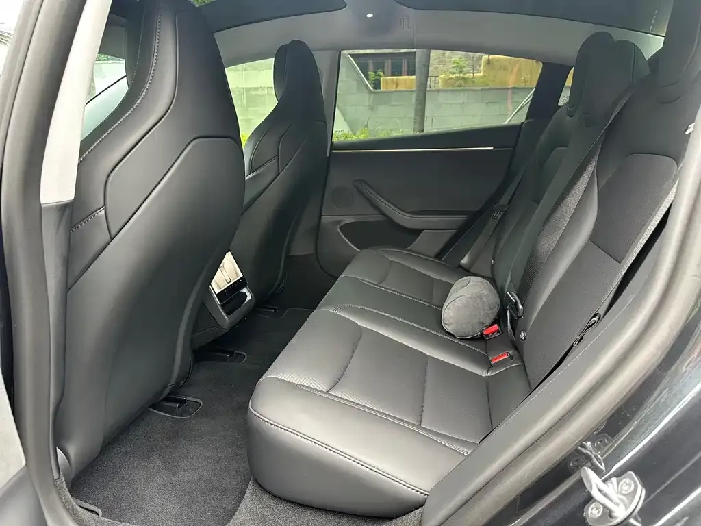 Tesla Model 3 — фото 3