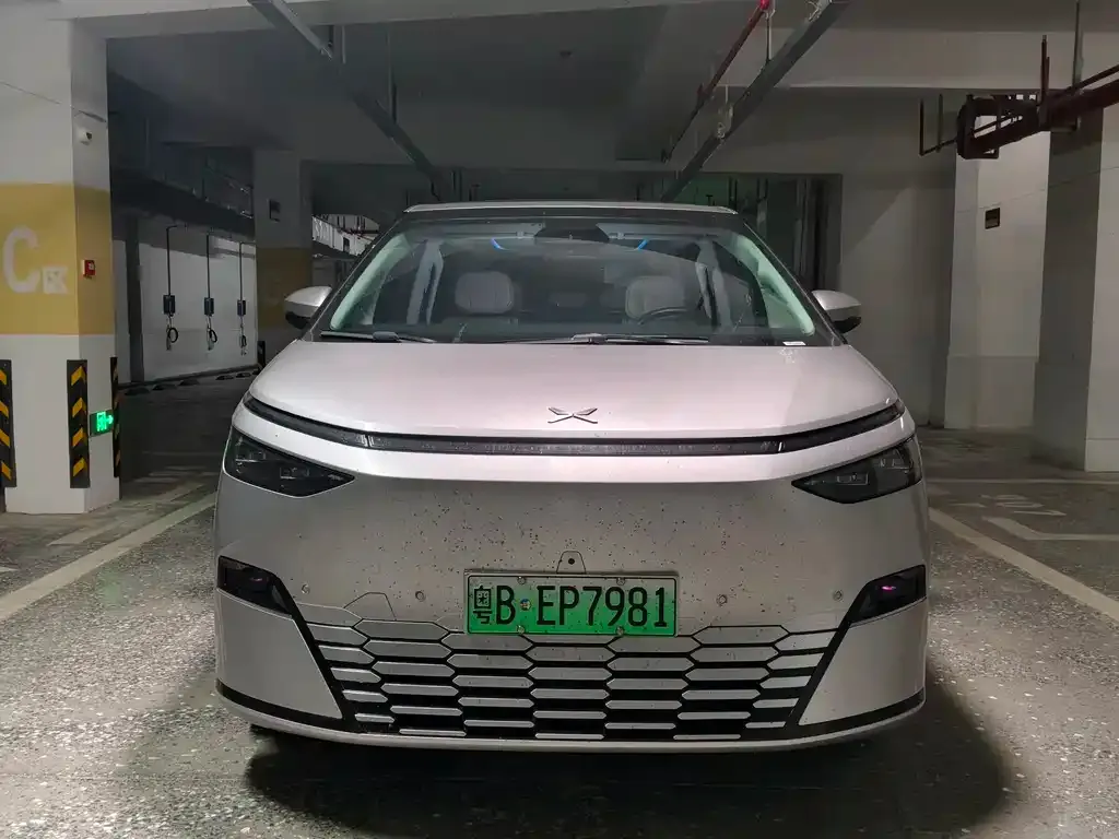 XPeng X9