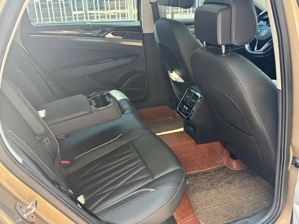 Volkswagen Passat — фото 5