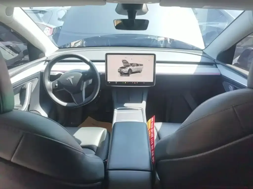 Tesla Model Y — фото 4