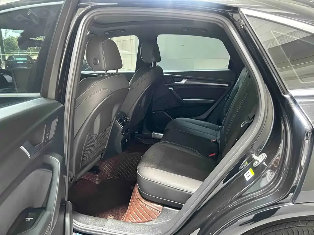 Audi Q5L Sportback — фото 2