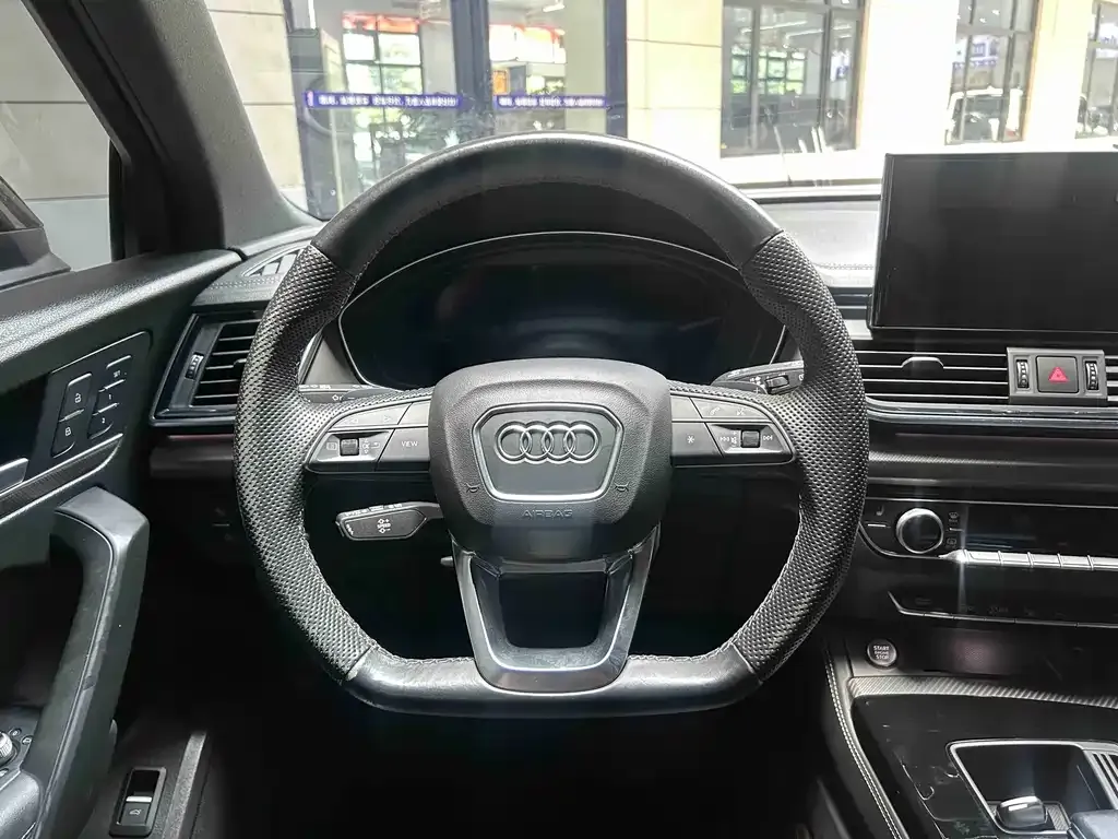 Audi Q5L Sportback — фото 10