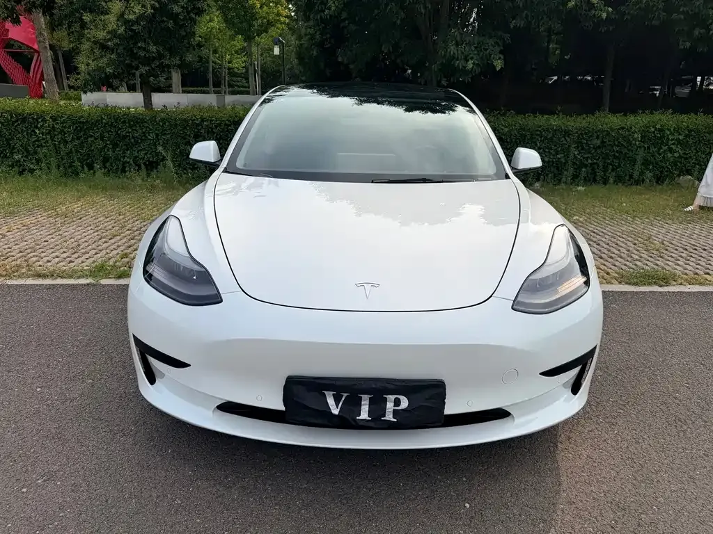 Tesla Model 3 — фото 9