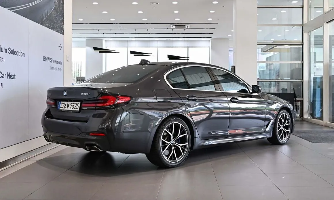BMW 5-Series 2023 из KR, фото 4