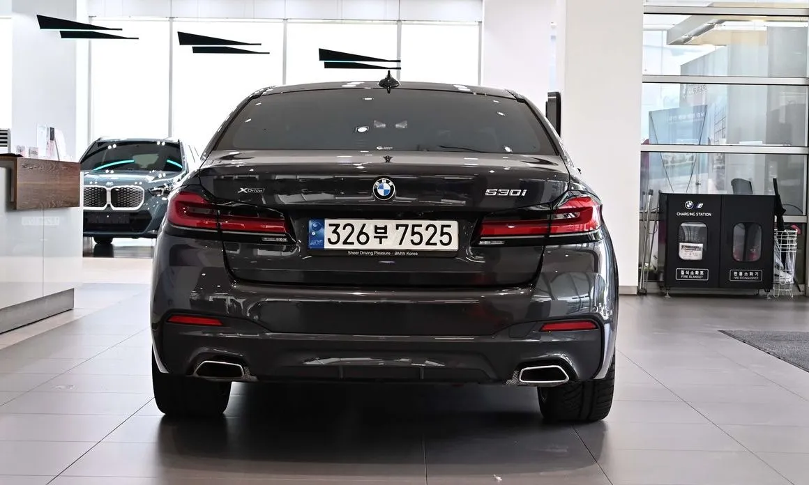 BMW 5-Series 2023 из KR, фото 3
