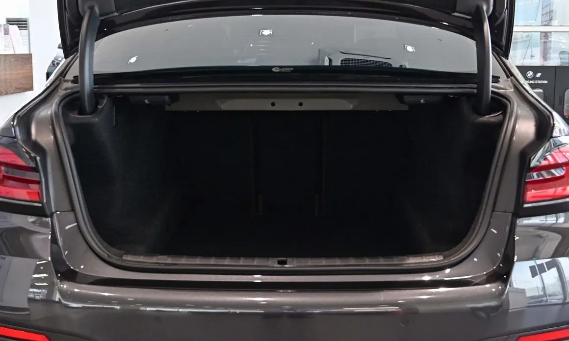 BMW 5-Series 2023 из KR, фото 9