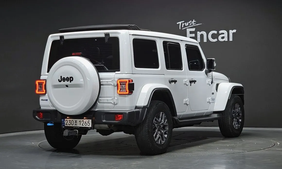 Jeep Wrangler — фото 6