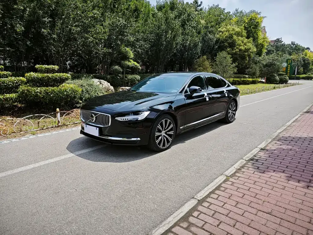 Volvo S90 — фото 1