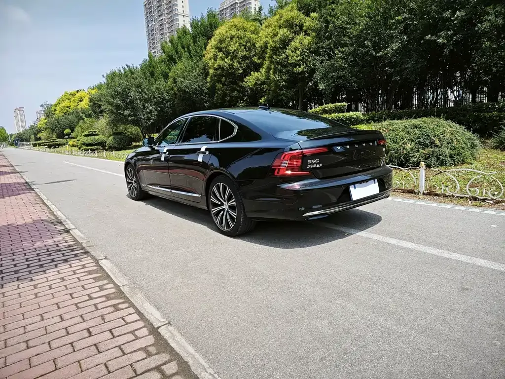 Volvo S90 — фото 9