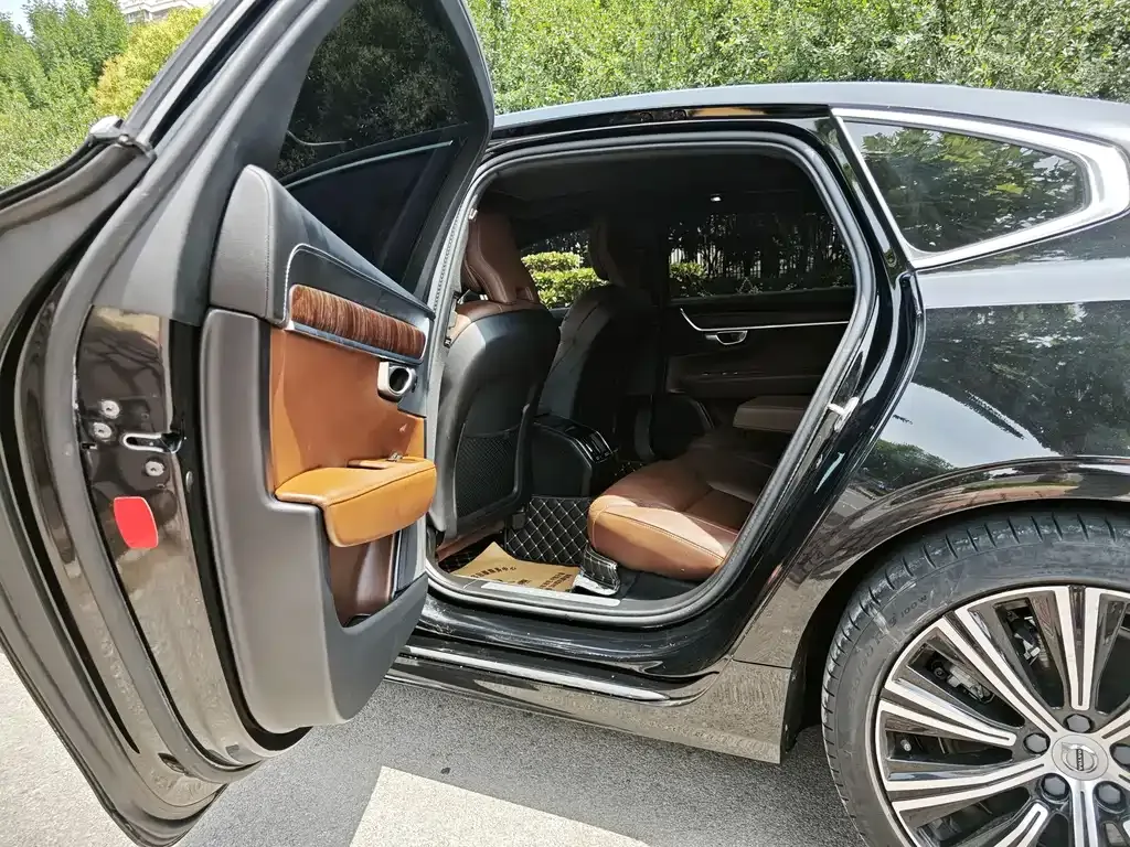 Volvo S90 — фото 2
