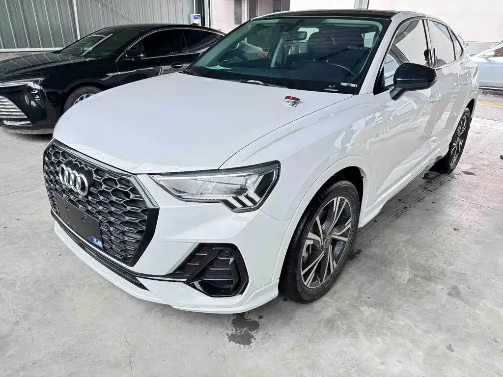 Audi Q3 Sportback — фото 1