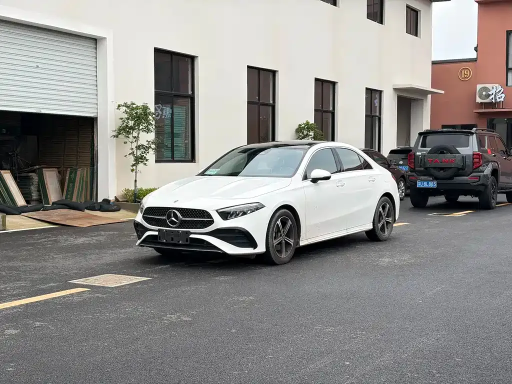 Mercedes-Benz A-Class — фото 1
