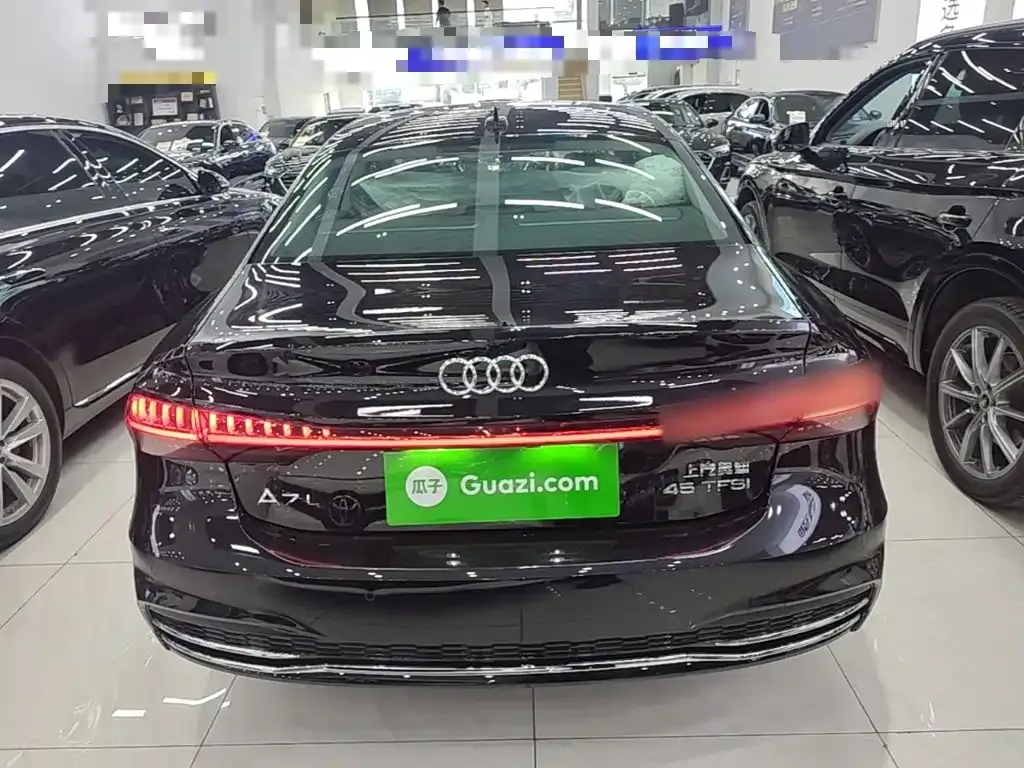 Audi A7L — фото 2