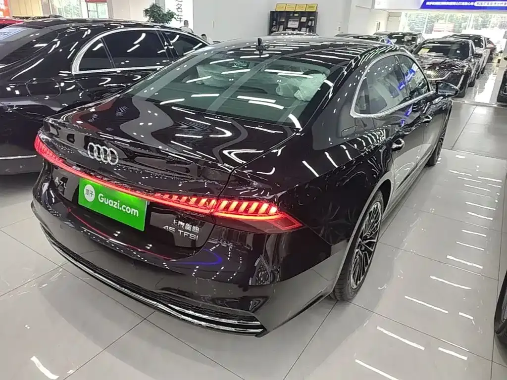 Audi A7L — фото 9