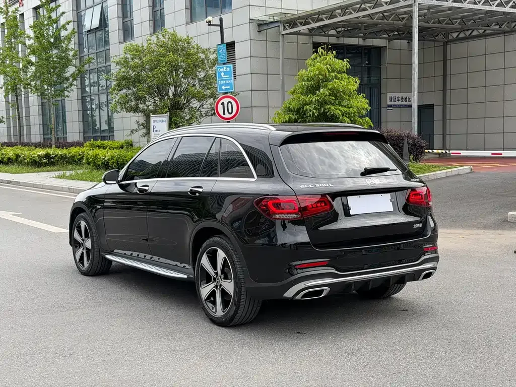 Mercedes-Benz GLC — фото 10