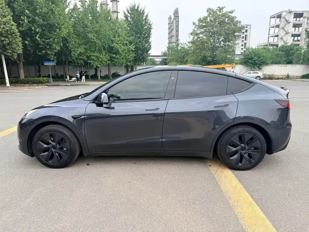 Tesla Model Y — фото 4
