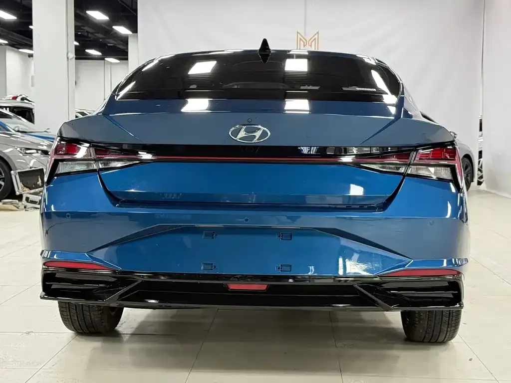 Hyundai Elantra — фото 10