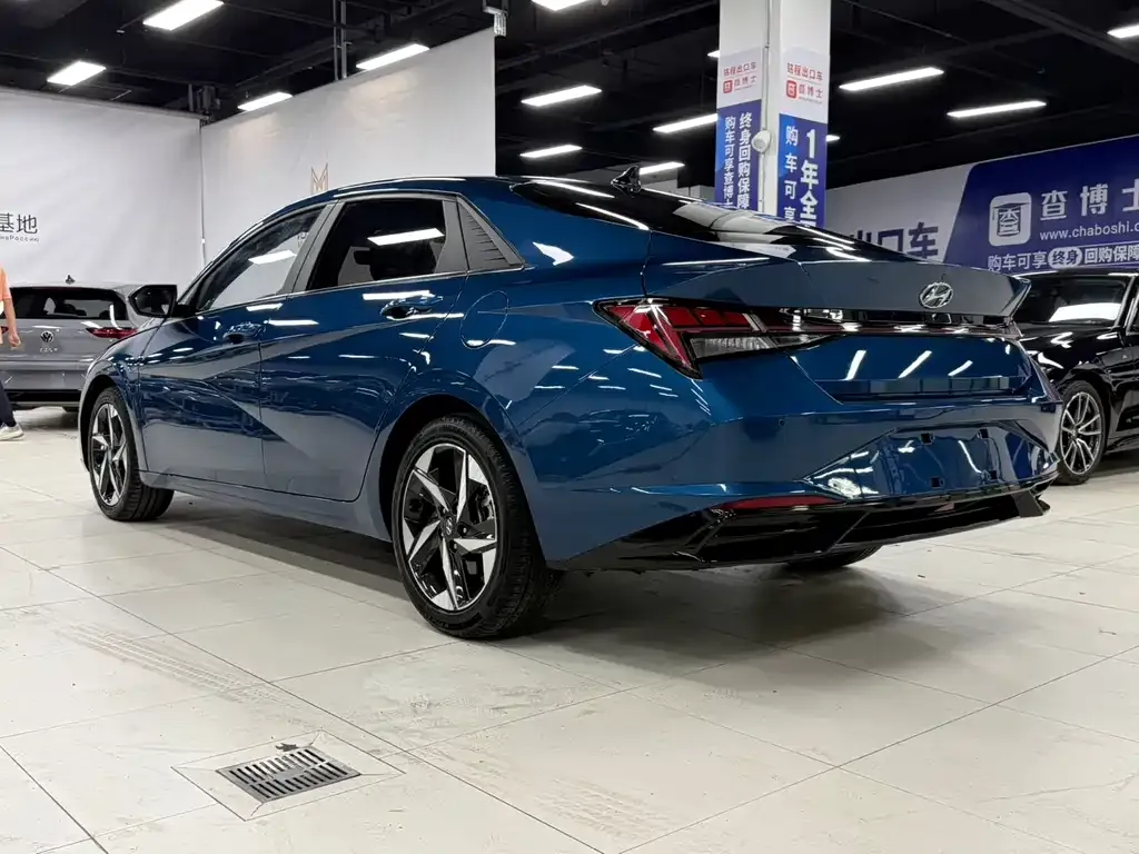 Hyundai Elantra — фото 7