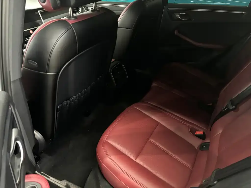 Porsche Macan 2022 из CN, фото 2