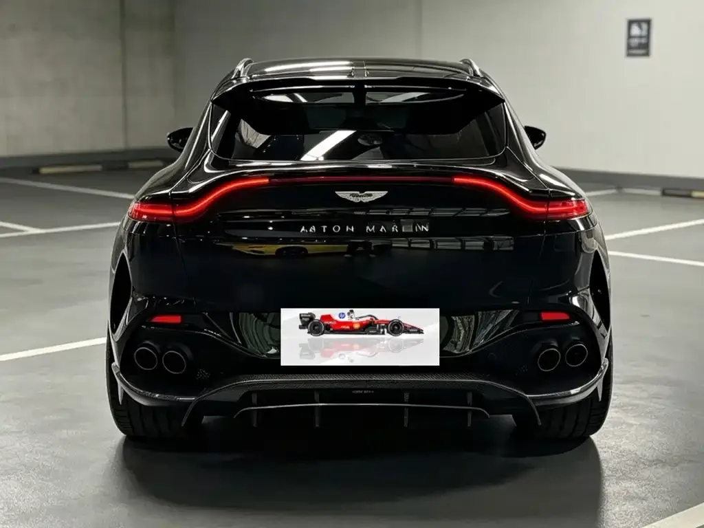 Aston Martin DBX — фото 8