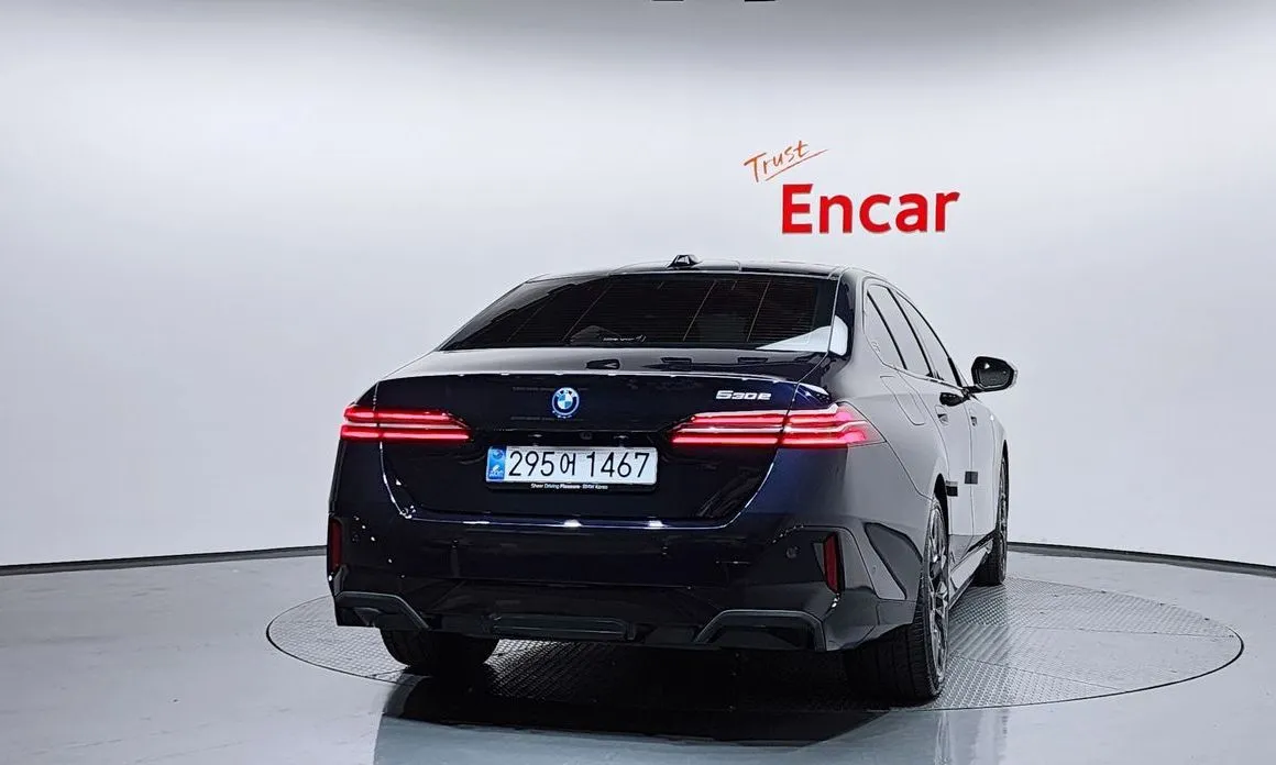 BMW 5-Series — фото 6
