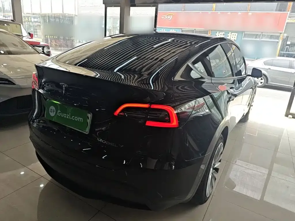 Tesla Model Y — фото 6