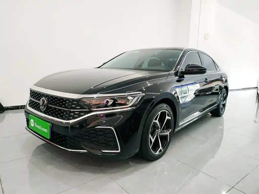 Volkswagen Passat — фото 1
