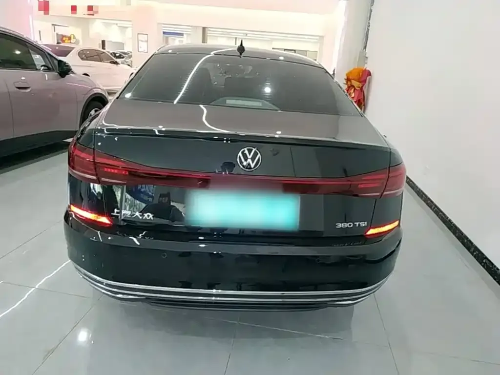 Volkswagen Passat — фото 10