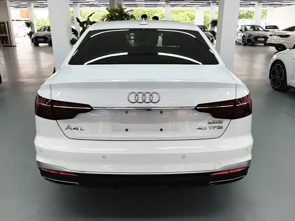 Audi A4L — фото 10