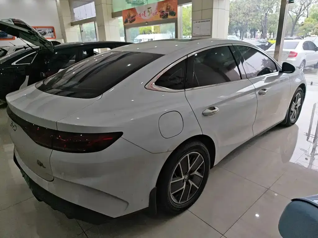 BYD Qin L — фото 10