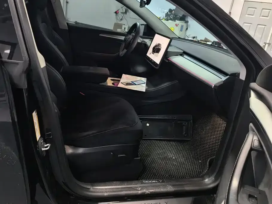 Tesla Model Y — фото 6