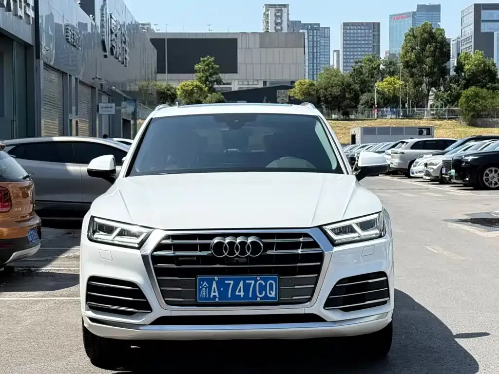 Audi Q5L — фото 4