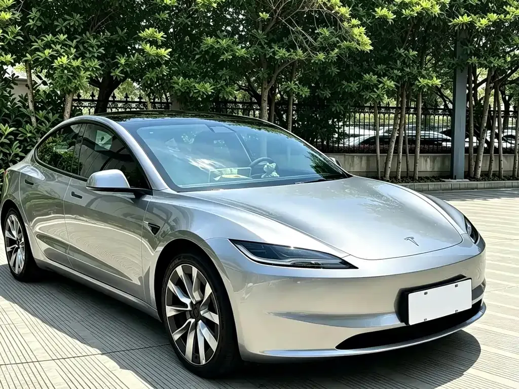 Tesla Model 3 — фото 4