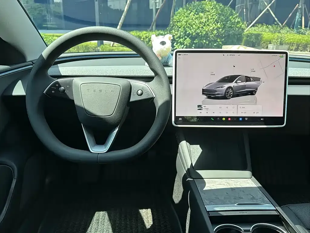 Tesla Model 3 — фото 6