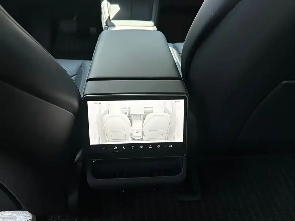 Tesla Model 3 — фото 2