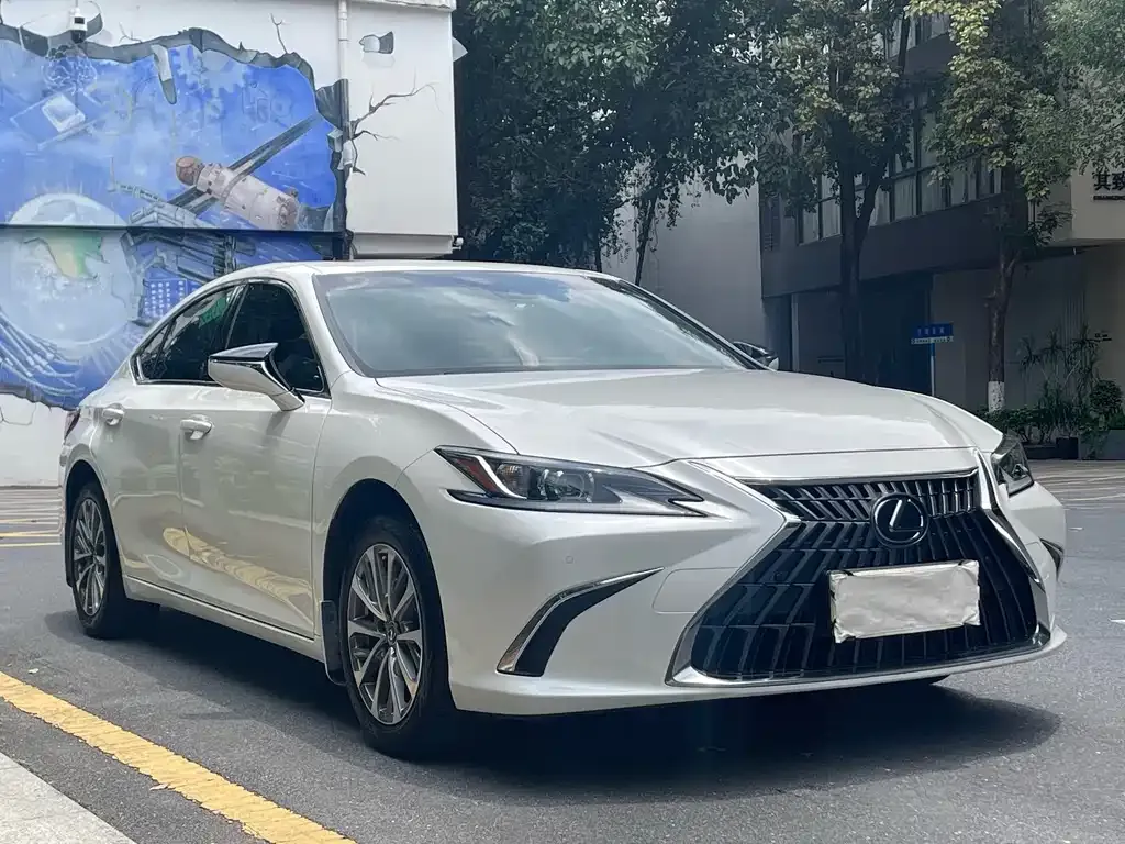Lexus ES — фото 5