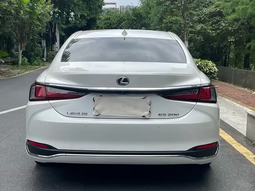 Lexus ES — фото 4