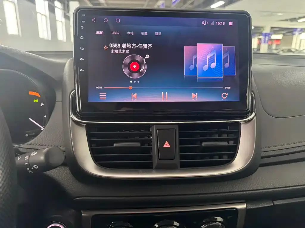 Toyota Yaris L — фото 10