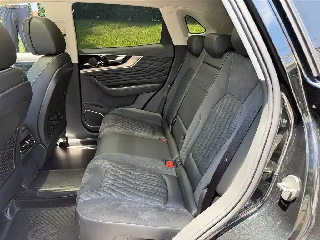 Hongqi HS5 2023 из CN, фото 2