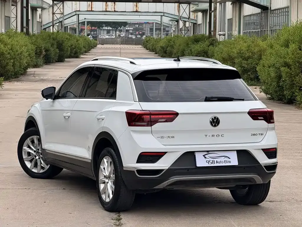 Volkswagen T-Roc — фото 7