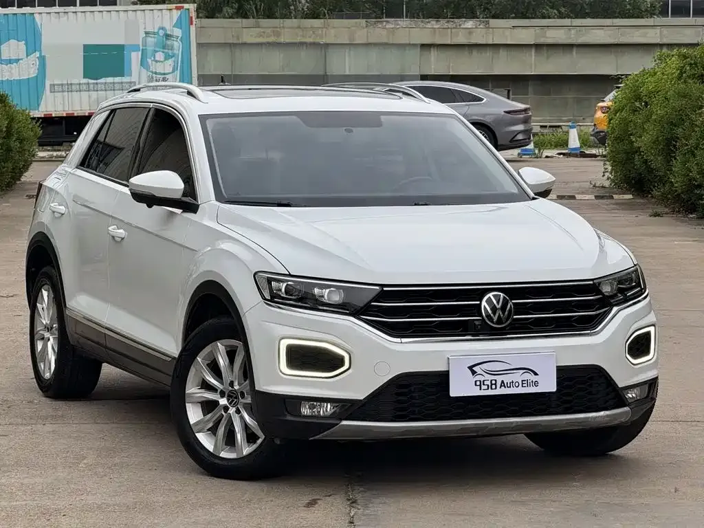 Volkswagen T-Roc — фото 10