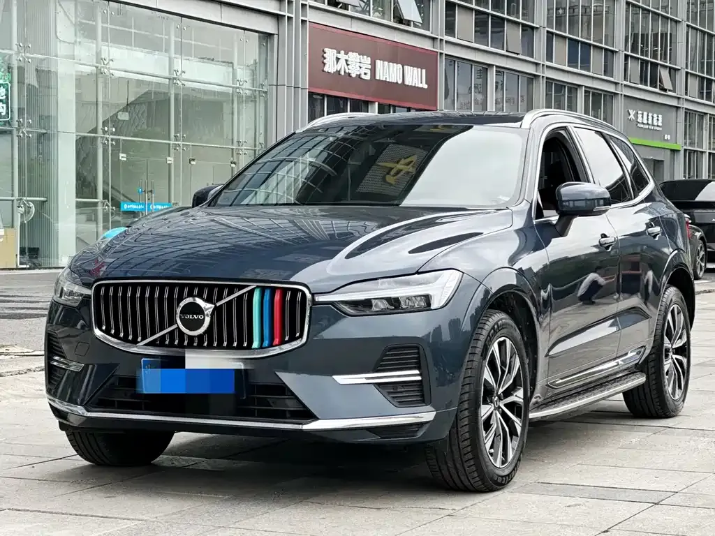 Volvo XC60 — фото 1
