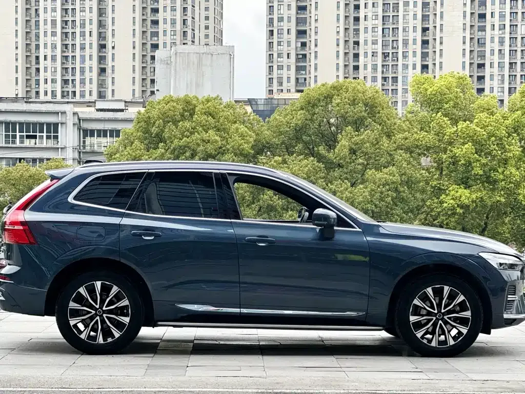Volvo XC60 — фото 5