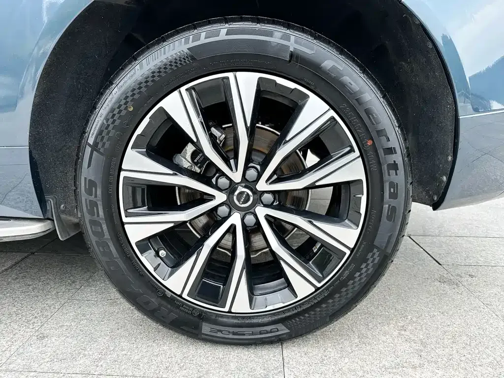 Volvo XC60 — фото 7
