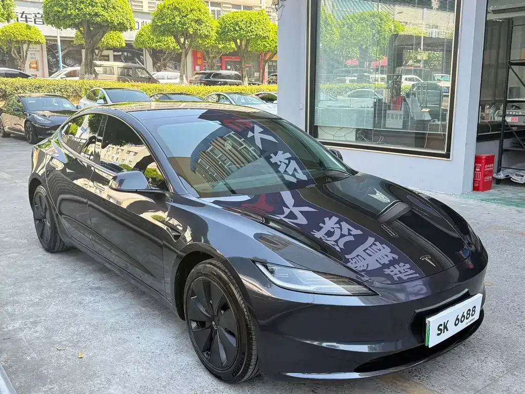 Tesla Model 3 — фото 10